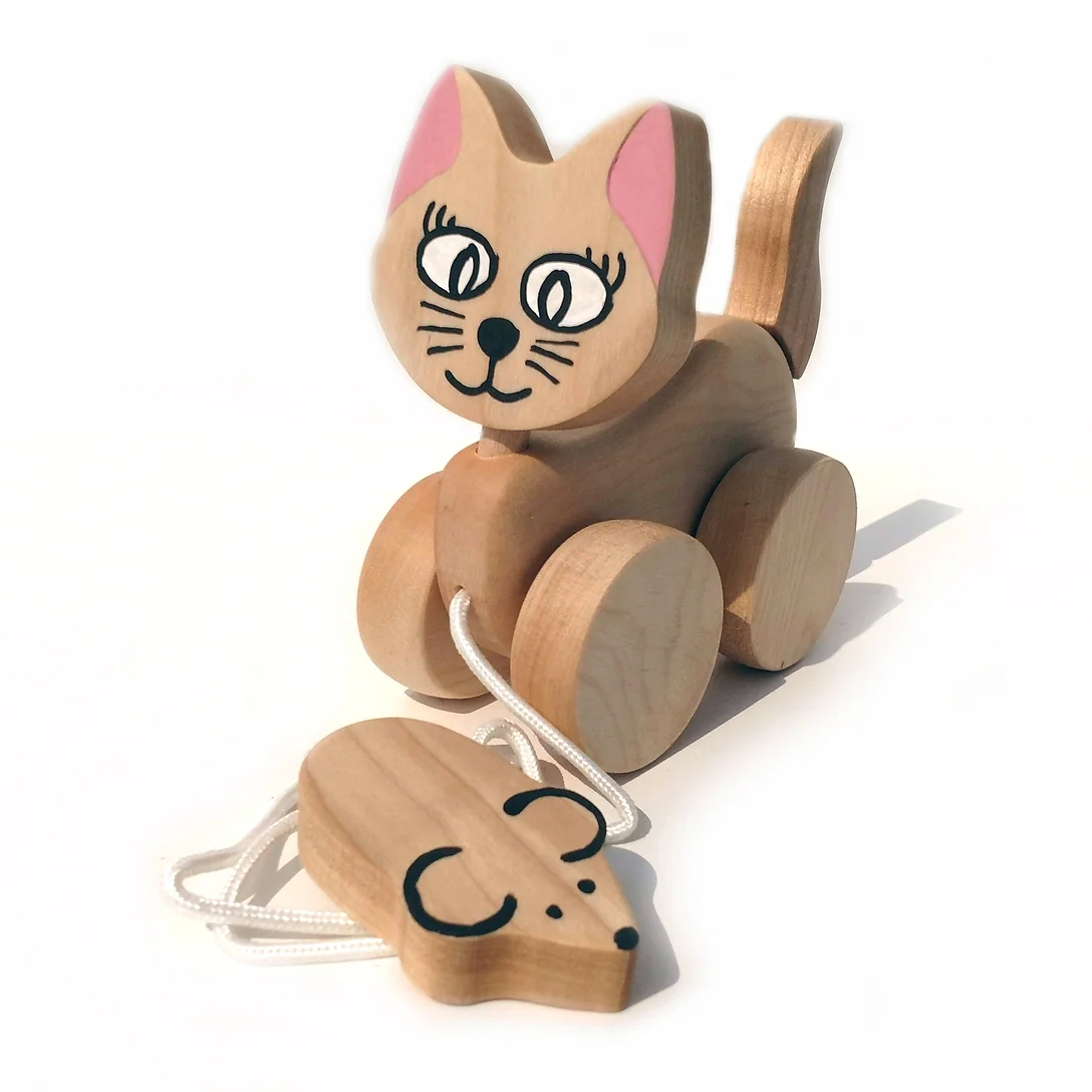 WOODEN CAT TO PULL ALONG