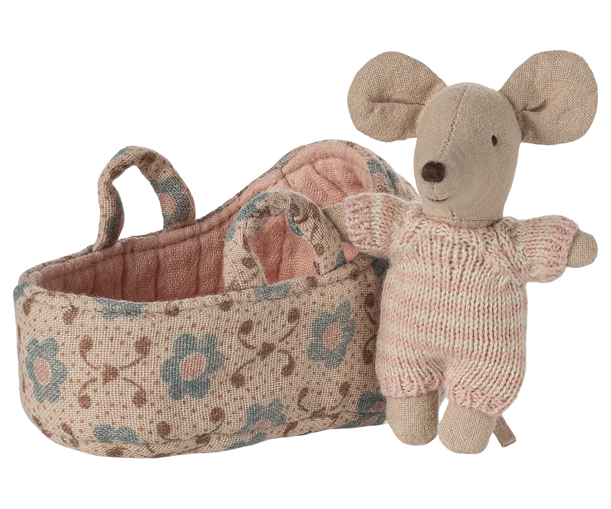 BABY MOUSE IN CARRY COT PINK