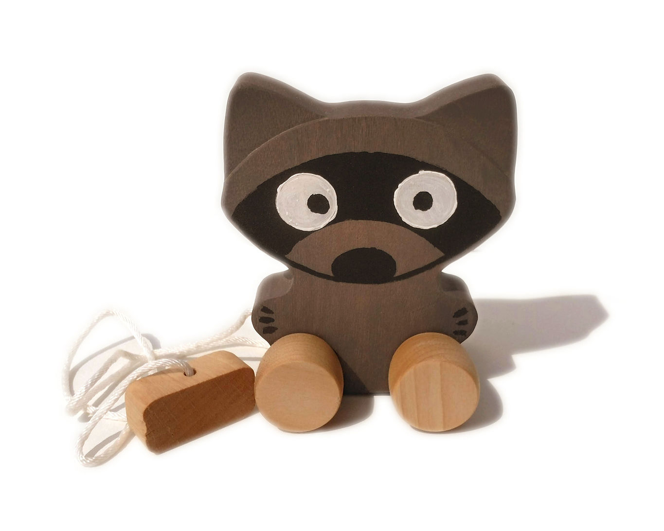 WOODEN RACCOON TO PULL AROUND