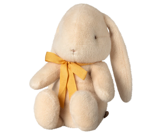 SOFT CREAM RABBIT MEDIUM