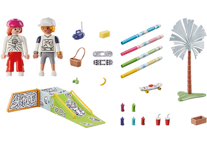 SKATEBOARDERS WITH RAMP "PLAYMOBIL COLOR" 