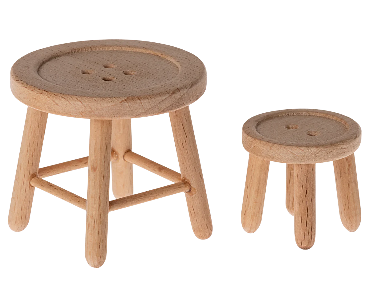 WOODEN TABLE AND STOOL FOR MOUSE