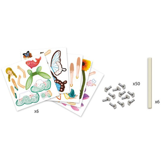 Contenu du kit créatif Djeco comprenant 6 planches d'éléments de pantins en carton à colorier, 50 attaches parisiennes et 6 bâtonnets.