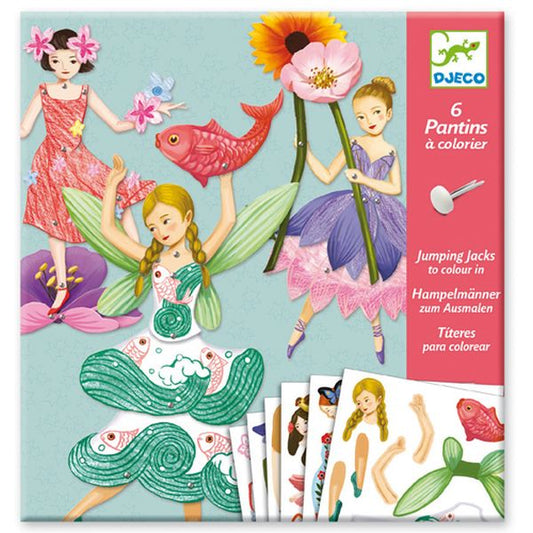 Pochon du coffret créatif 6 Pantins à colorier Fées de Djeco présentant des exemples de fées articulées colorées et décorées.