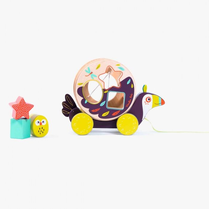 WOODEN PULL-AROUND SHAPE BOX "IN THE JUNGLE"