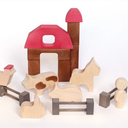 WOODEN FARM AND ANIMALS 