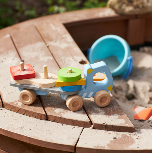WOODEN TRUCK WITH CARGO TO STACK 