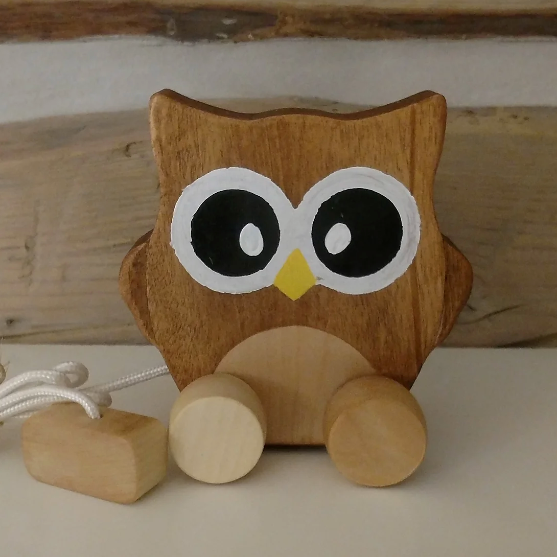 WOODEN PULL-AROUND OWL 