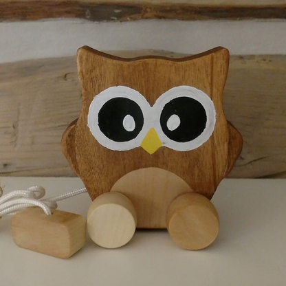 WOODEN PULL-AROUND OWL 