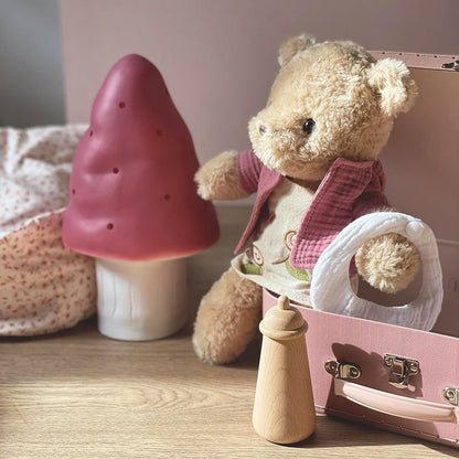 MORRISSETTE AND HER CLOTHES IN A SUITCASE 