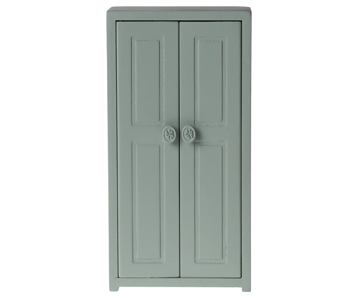 ARMOIRE EN BOIS BLEUE PÂLE, SOURIS