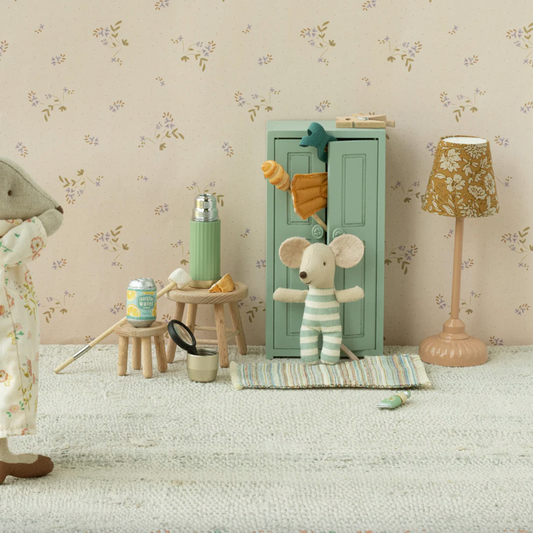 ARMOIRE EN BOIS BLEUE PÂLE, SOURIS