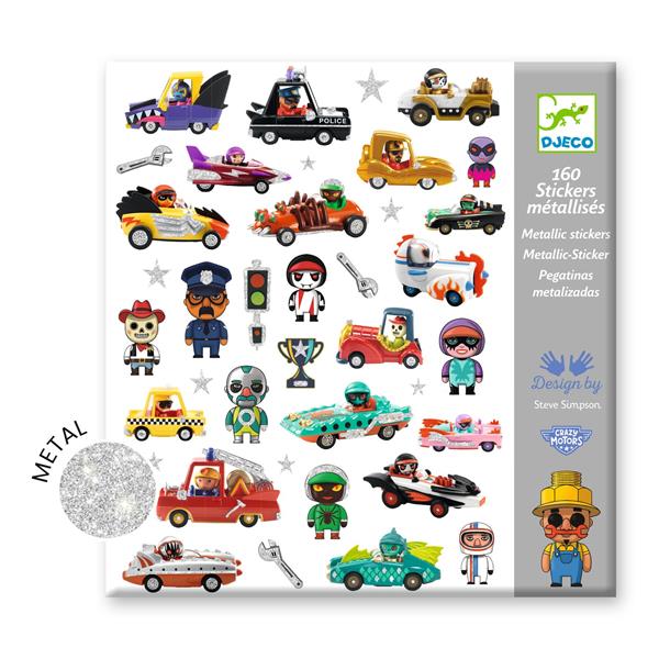 Pochette de 160 stickers métallisés Crazy Motors de Djeco avec un zoom sur l'effet brillant et argenté des autocollants.
