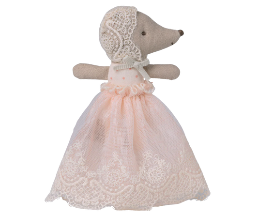 BABY MOUSE IN GOWN POWDER