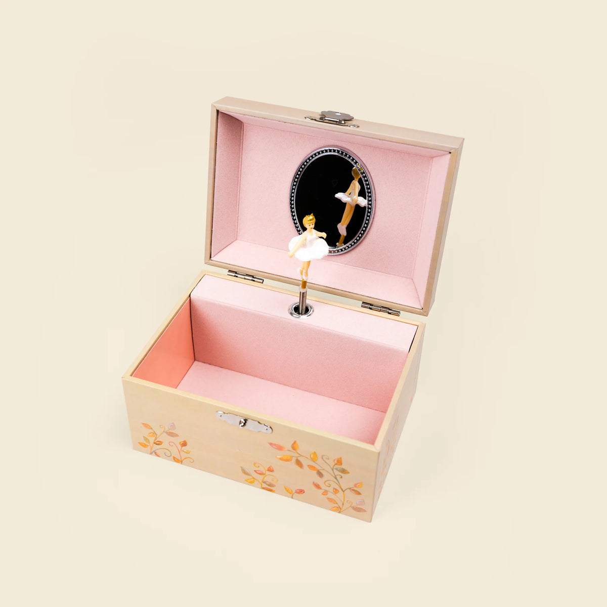 Vue d'ensemble de la boîte à bijoux musicale ouverte Egmont Toys avec intérieur rose et figurine de danseuse étoile.