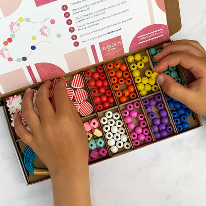 COFFRET 10 BRACELETS LICORNES ET COEUR