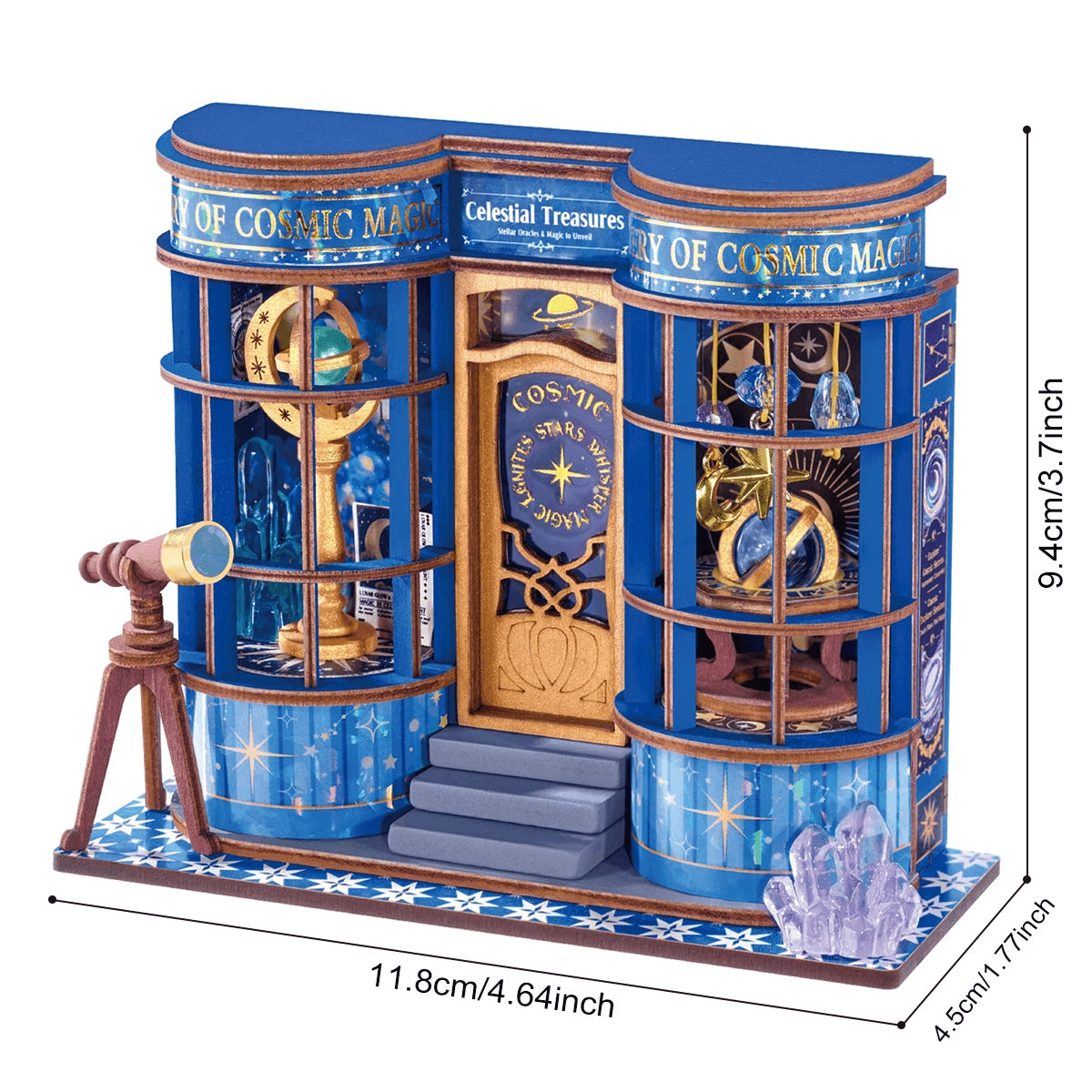Dimensions du kit miniature DIY Magasin d'astronomie Rolife indiquant une hauteur de 9,4 cm, une largeur de 11,8 cm et une profondeur de 4,5 cm.