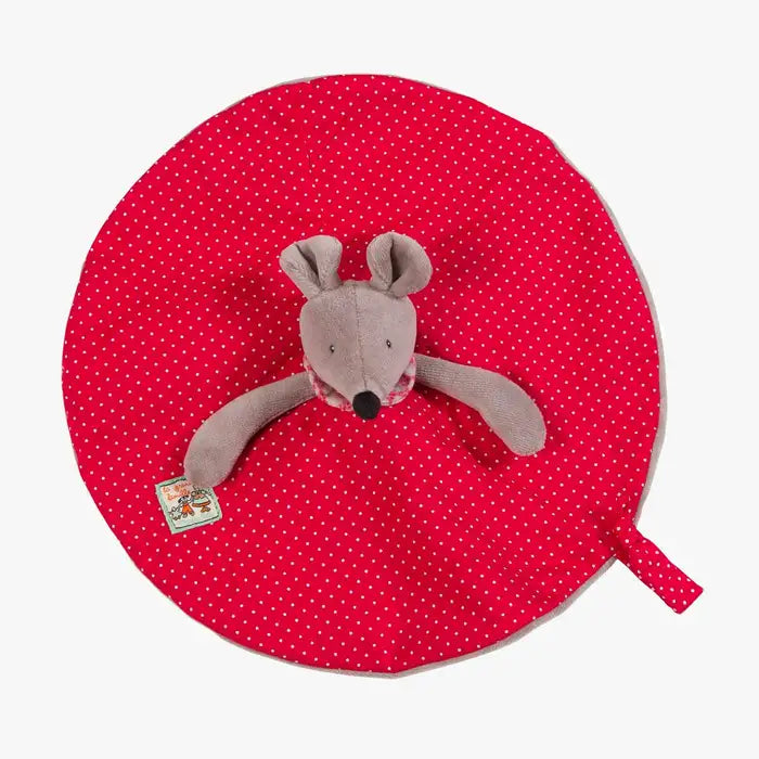 Vue à plat du doudou rond Nini la souris Moulin Roty avec peluche de tête de souris grise et corps rouge à petits pois.