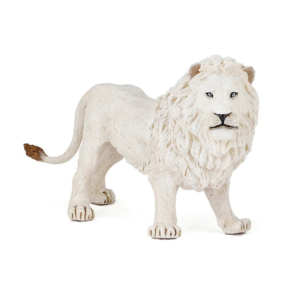 Figurine en plastique peinte à la main Lion blanc Papo vue de trois-quarts face sur fond blanc.