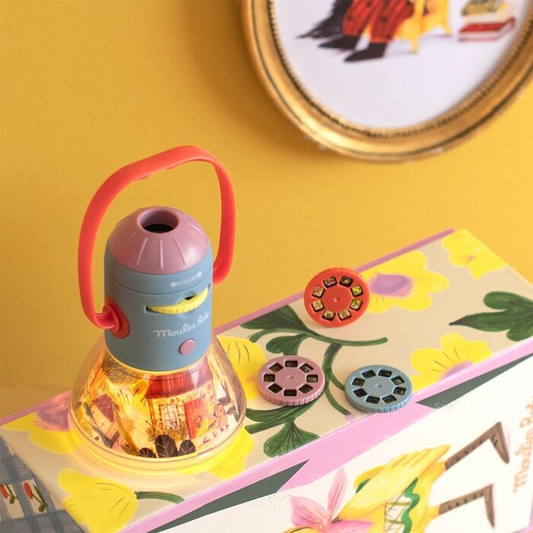 "THE MINOUCHKAS" STORY LANTERN