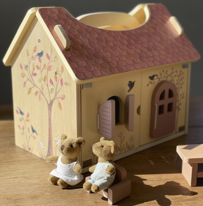 WOODEN DOLLHOUSE WITH BEAR