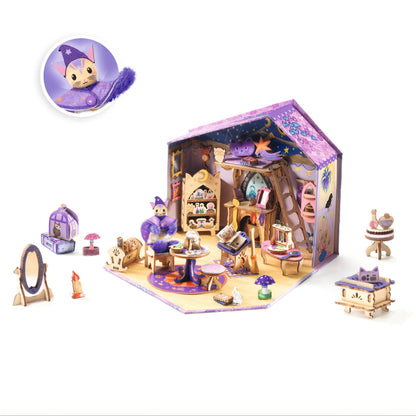 Maison miniature de sorcière Mi House Astra Djeco assemblée et meublée avec son personnage chat et ses accessoires magiques.