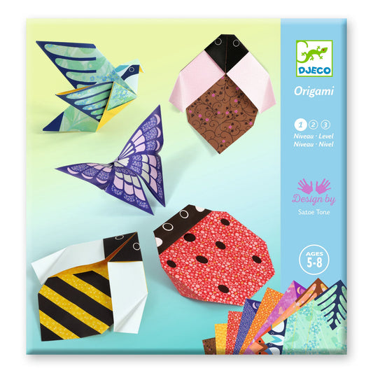 Pochette du kit Origami Dans Mon Jardin Djeco illustrée de pliages d'insectes, de coccinelle et d'oiseau pour enfants de 5 à 8 ans.