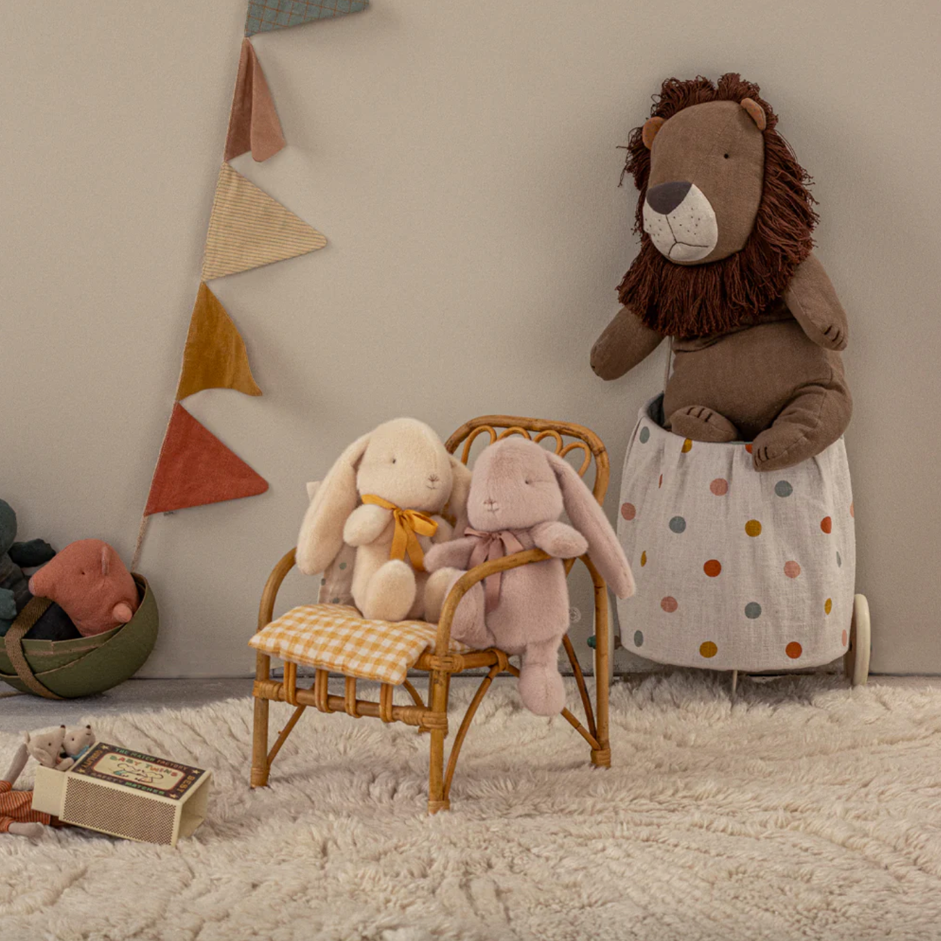 LARGE LION PLUSH “SAFARI FRIENDS”