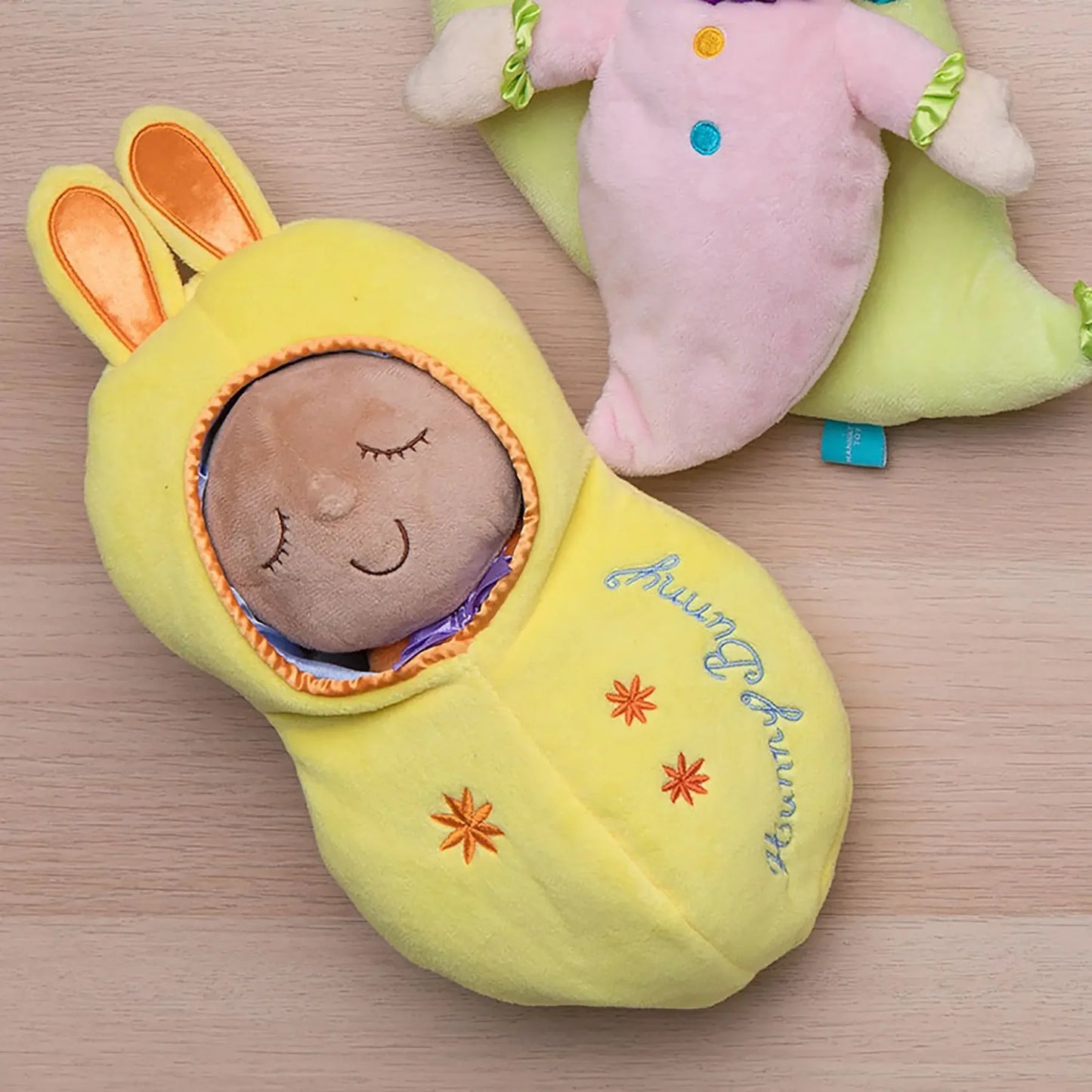 PLUSH “SNUGGLE PODS HUNNY BUNNY”