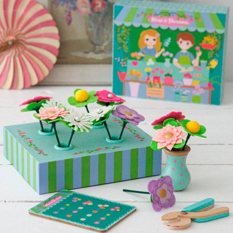 ROSE ET FLORIAN CRÉER DES BOUQUETS