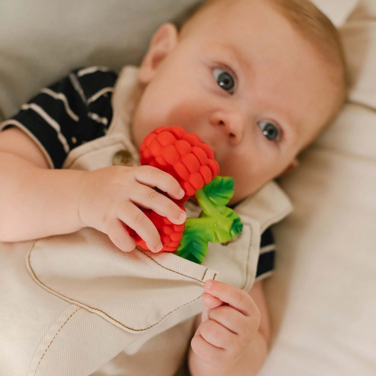 VALERY THE RASPBERRY BABY TEETHER