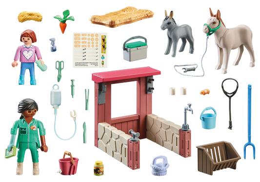 ENSEMBLE VÉTÉRINAIRE AVEC ANIMAUX DE LA FERME