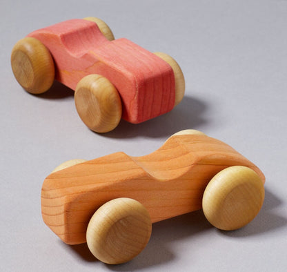 THE LITTLE WOODEN RACING CAR